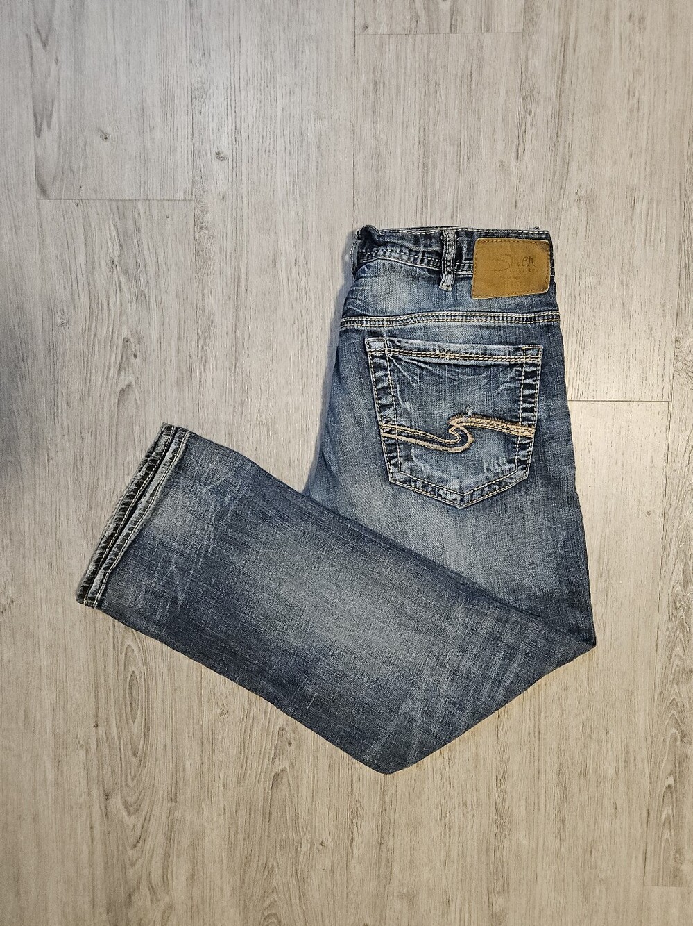 Silver Men's 36x32 Gordie Straight Leg Blue Denim with Tan Patch